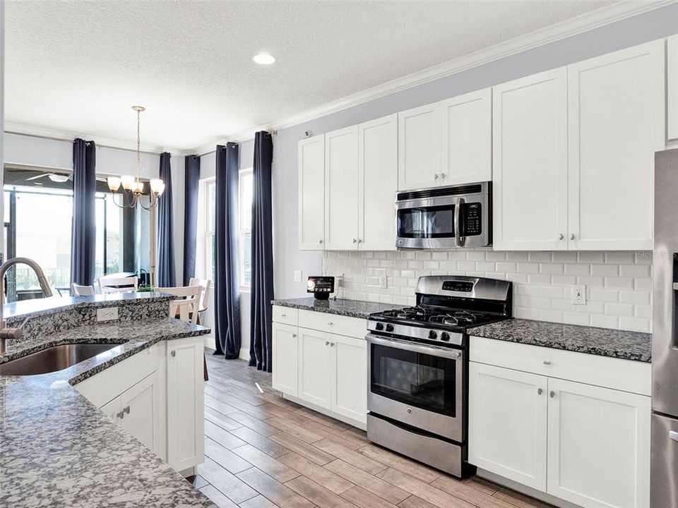 Active With Contract: $550,000 (4 beds, 2 baths, 2560 Square Feet)