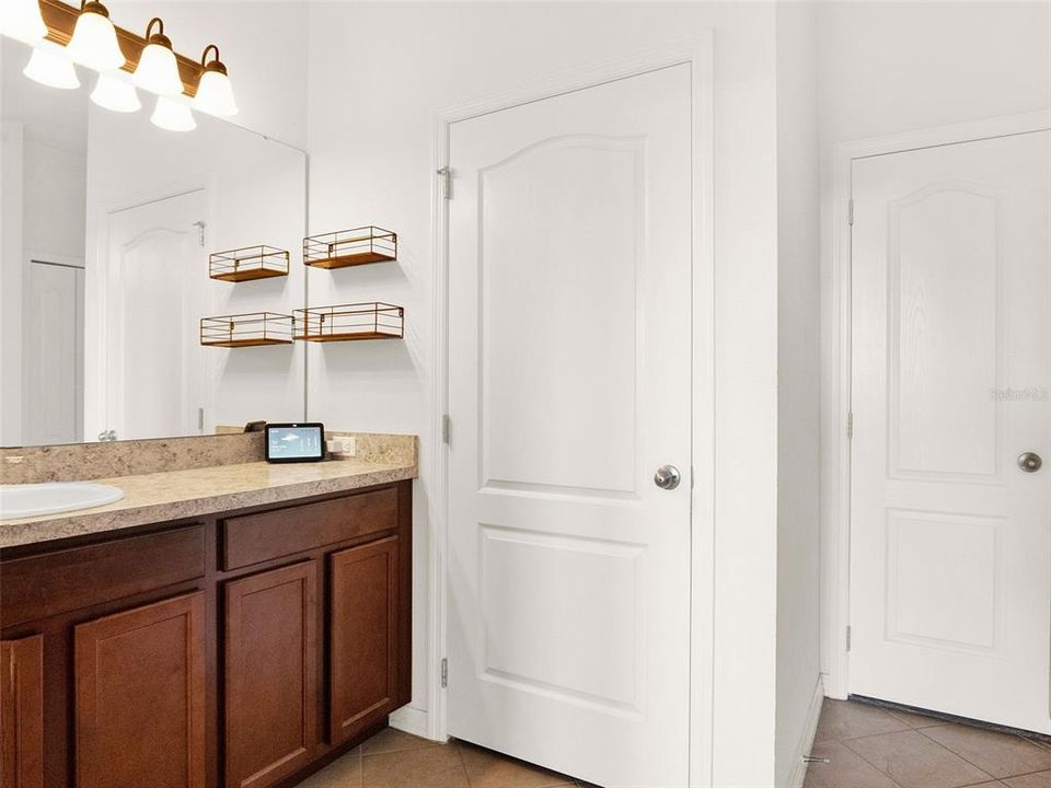 Active With Contract: $550,000 (4 beds, 2 baths, 2560 Square Feet)