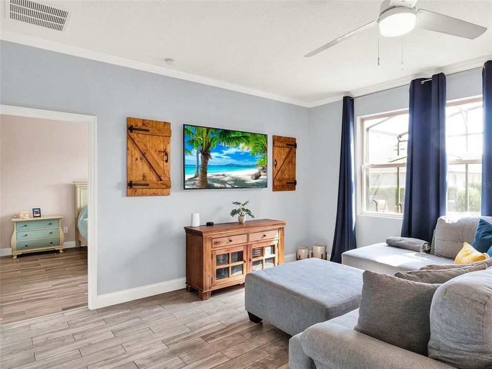 Active With Contract: $550,000 (4 beds, 2 baths, 2560 Square Feet)