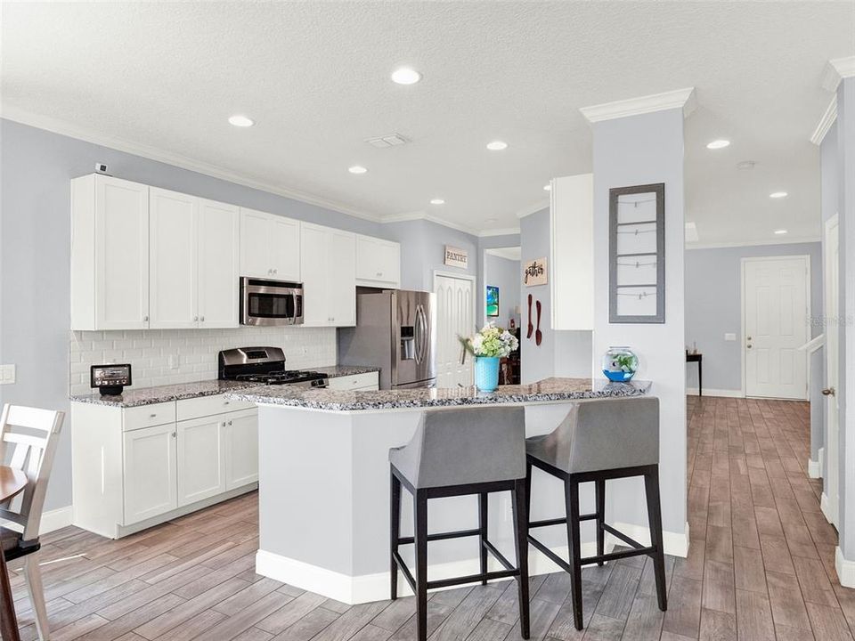 Active With Contract: $550,000 (4 beds, 2 baths, 2560 Square Feet)