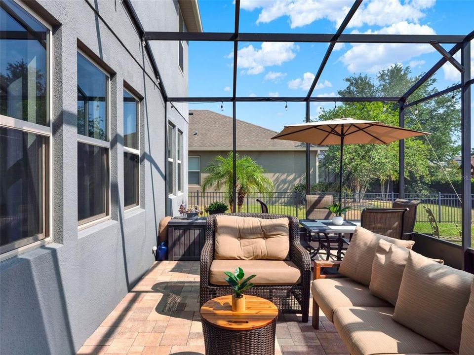 Active With Contract: $550,000 (4 beds, 2 baths, 2560 Square Feet)