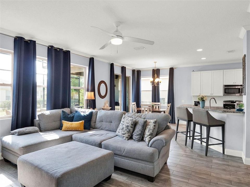 Active With Contract: $550,000 (4 beds, 2 baths, 2560 Square Feet)