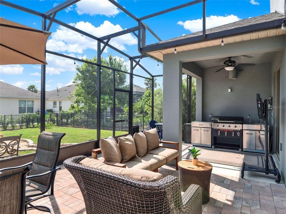 Active With Contract: $550,000 (4 beds, 2 baths, 2560 Square Feet)