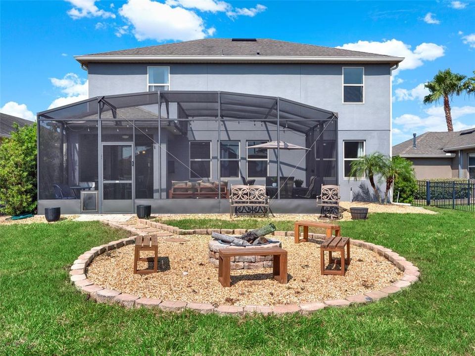 Active With Contract: $550,000 (4 beds, 2 baths, 2560 Square Feet)