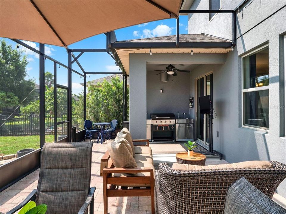 Active With Contract: $550,000 (4 beds, 2 baths, 2560 Square Feet)