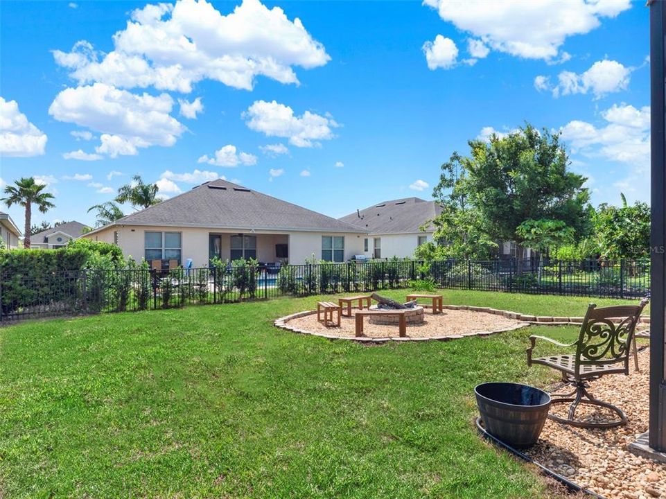 Active With Contract: $550,000 (4 beds, 2 baths, 2560 Square Feet)