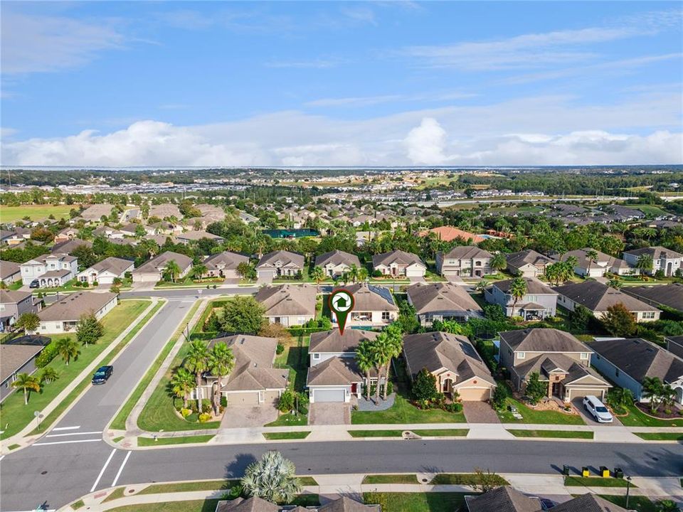 Active With Contract: $550,000 (4 beds, 2 baths, 2560 Square Feet)