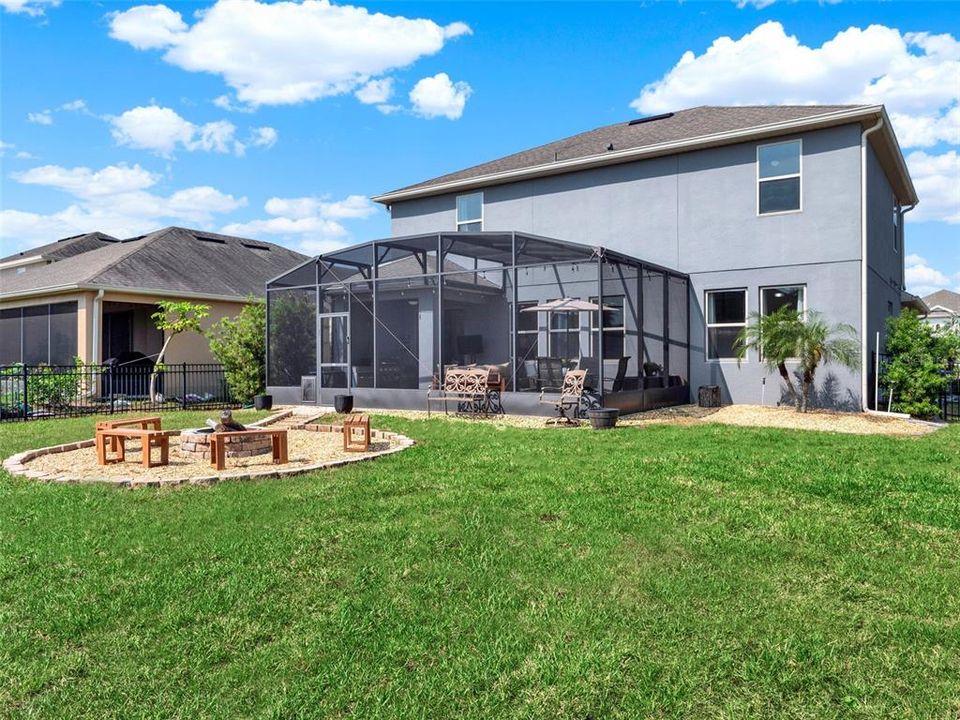 Active With Contract: $550,000 (4 beds, 2 baths, 2560 Square Feet)