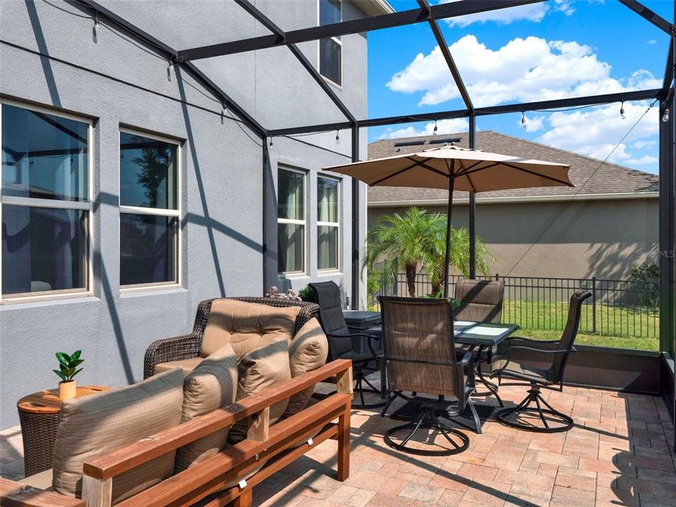 Active With Contract: $550,000 (4 beds, 2 baths, 2560 Square Feet)