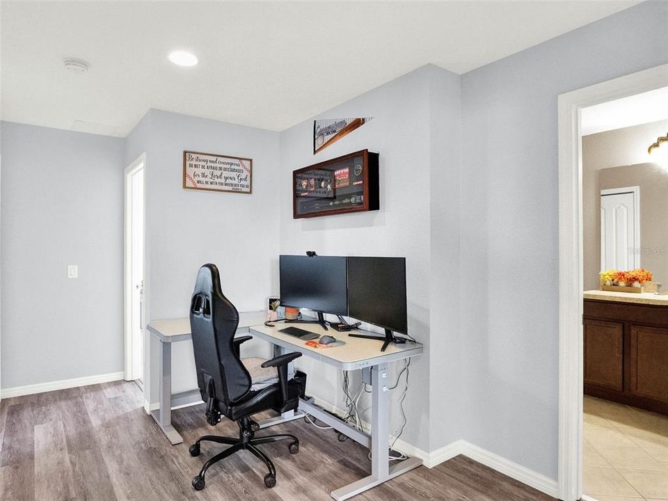 Active With Contract: $550,000 (4 beds, 2 baths, 2560 Square Feet)