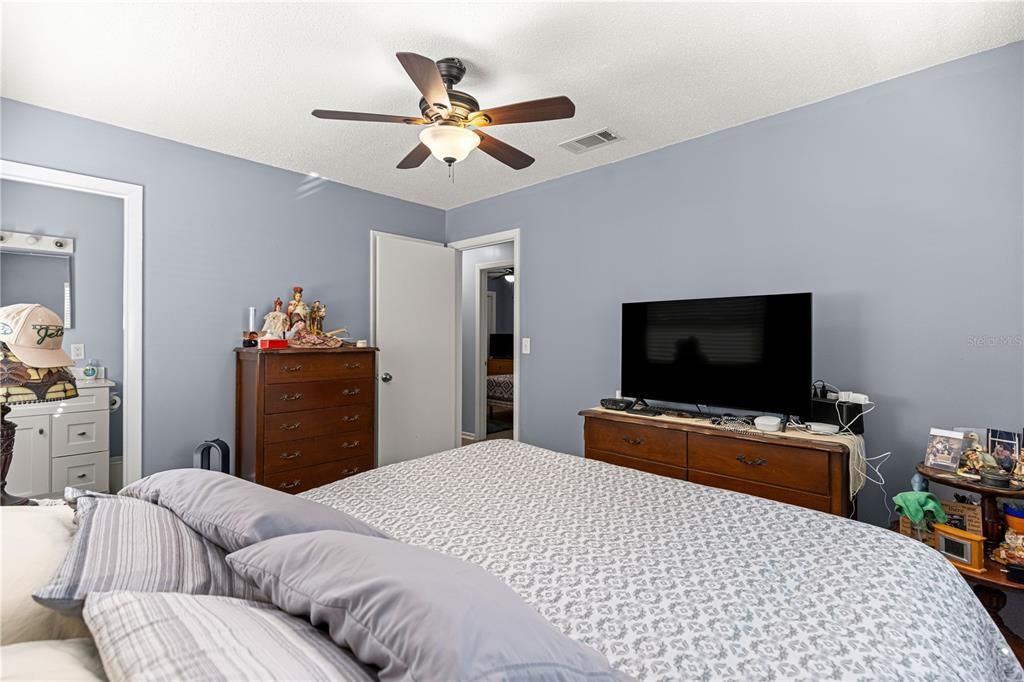 待售: $265,000 (3 贝兹, 1 浴室, 1278 平方英尺)