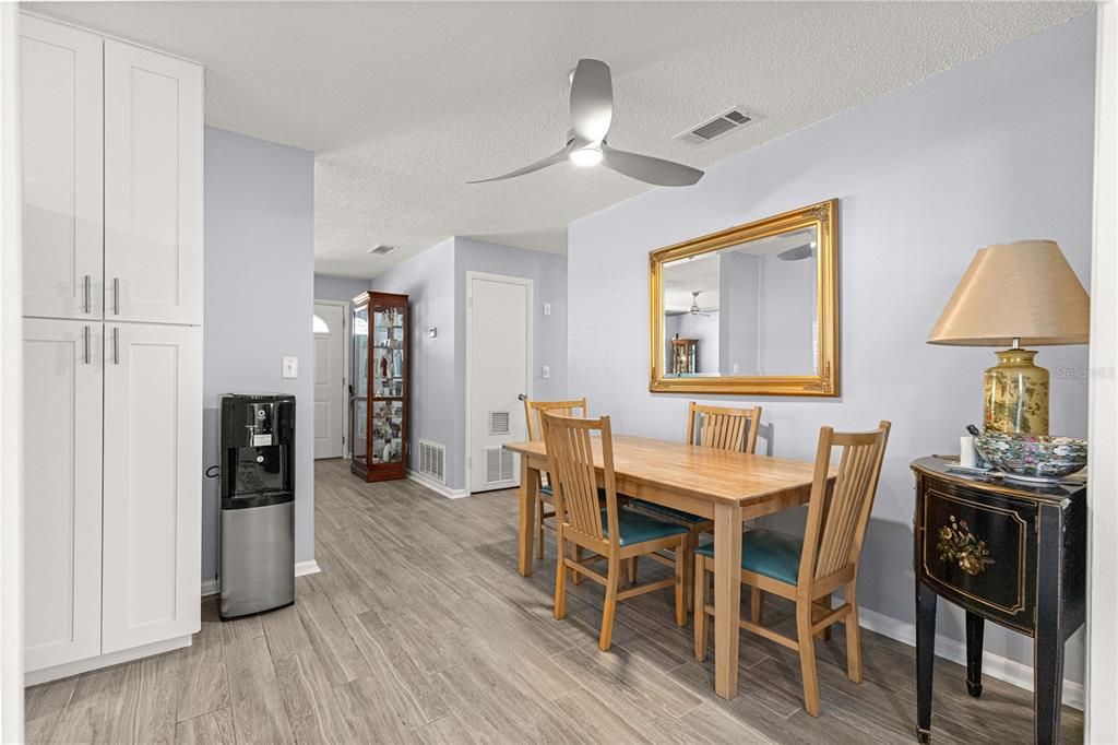 待售: $265,000 (3 贝兹, 1 浴室, 1278 平方英尺)