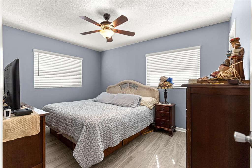 待售: $265,000 (3 贝兹, 1 浴室, 1278 平方英尺)