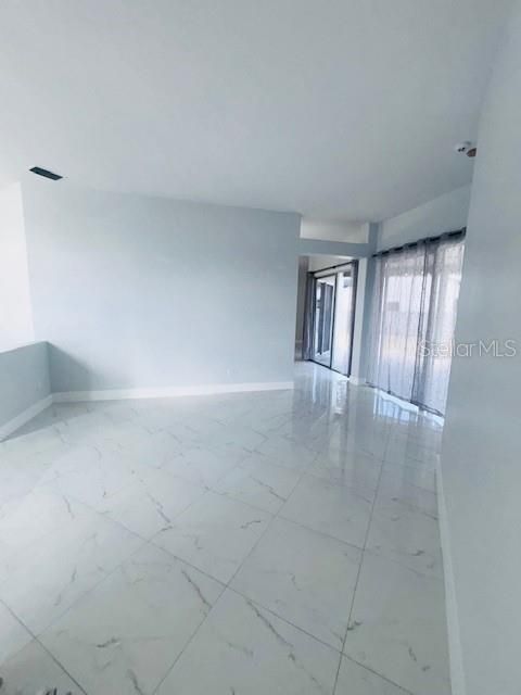 Под контрактом: $2,400 (4 спален, 2 ванн, 2223 Квадратных фут)