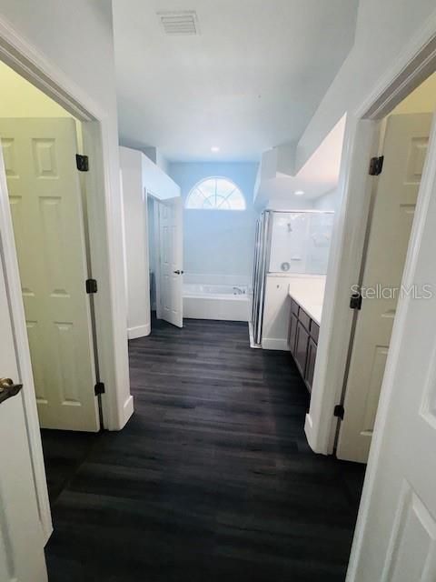 Под контрактом: $2,400 (4 спален, 2 ванн, 2223 Квадратных фут)