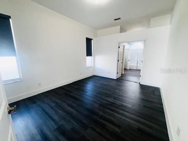 Под контрактом: $2,400 (4 спален, 2 ванн, 2223 Квадратных фут)