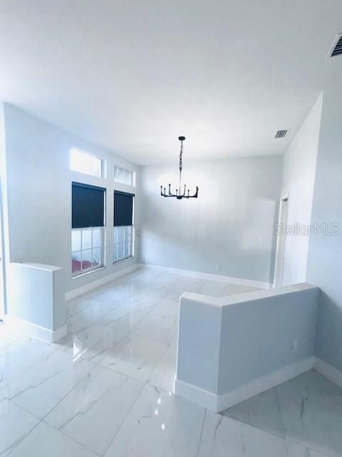 Под контрактом: $2,400 (4 спален, 2 ванн, 2223 Квадратных фут)