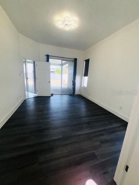 Под контрактом: $2,400 (4 спален, 2 ванн, 2223 Квадратных фут)