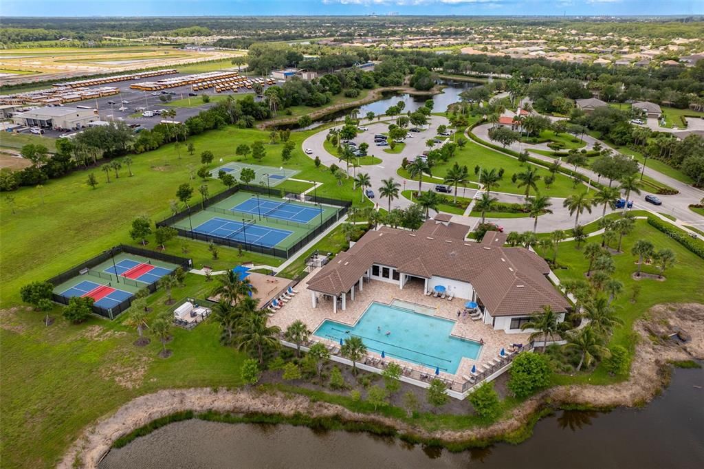 For Sale: $400,000 (4 beds, 3 baths, 2271 Square Feet)