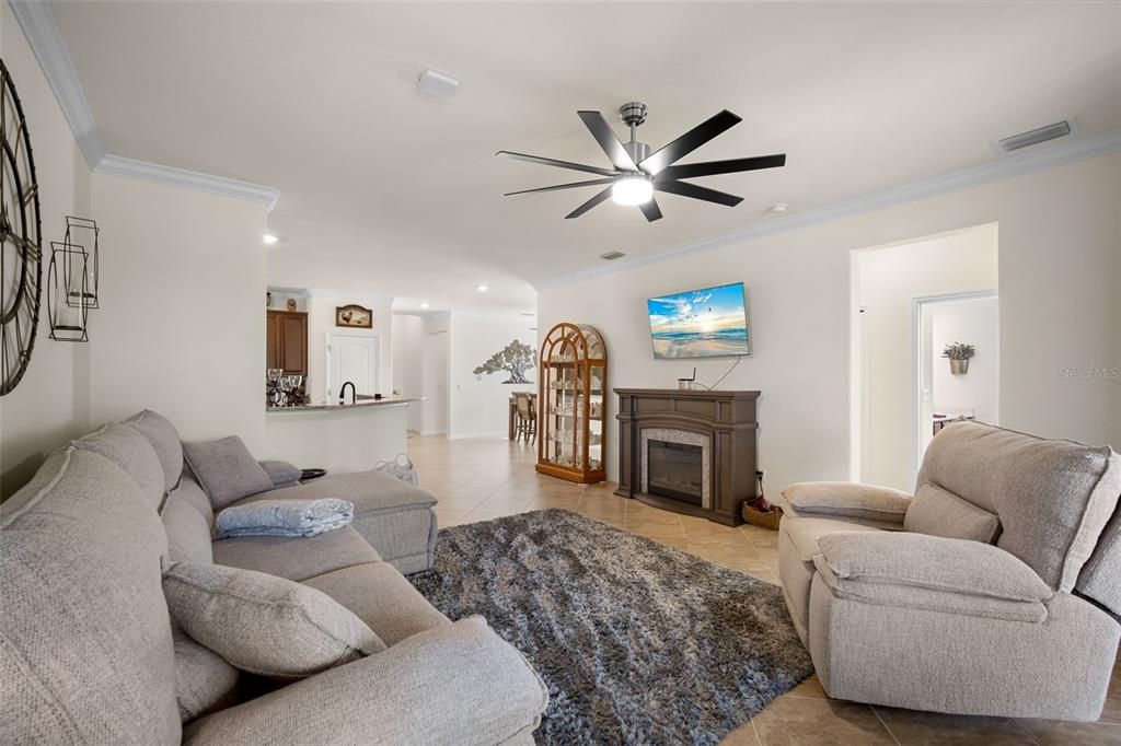 For Sale: $400,000 (4 beds, 3 baths, 2271 Square Feet)