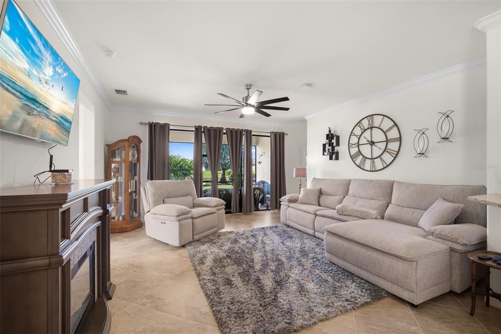 For Sale: $400,000 (4 beds, 3 baths, 2271 Square Feet)