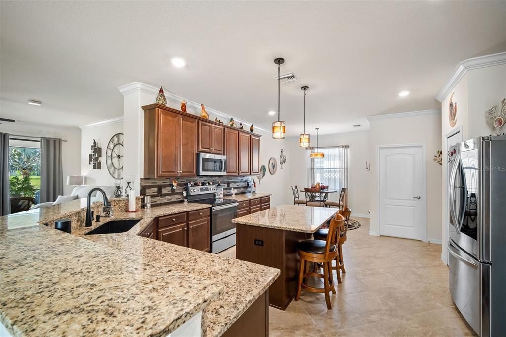 For Sale: $400,000 (4 beds, 3 baths, 2271 Square Feet)