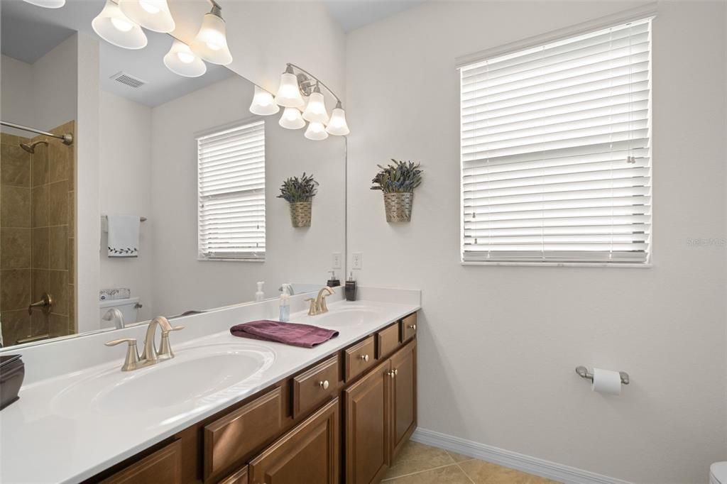 For Sale: $400,000 (4 beds, 3 baths, 2271 Square Feet)