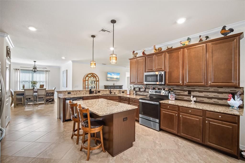 For Sale: $400,000 (4 beds, 3 baths, 2271 Square Feet)