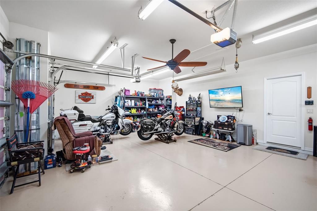 For Sale: $400,000 (4 beds, 3 baths, 2271 Square Feet)