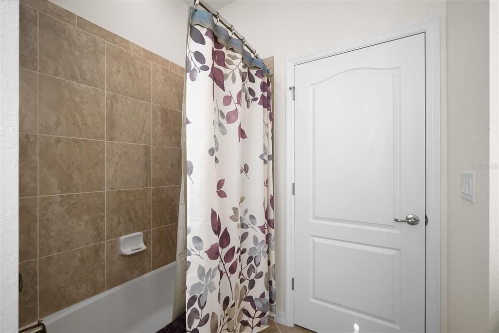 For Sale: $400,000 (4 beds, 3 baths, 2271 Square Feet)