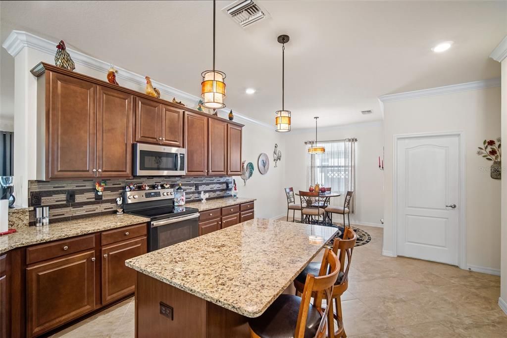 For Sale: $400,000 (4 beds, 3 baths, 2271 Square Feet)