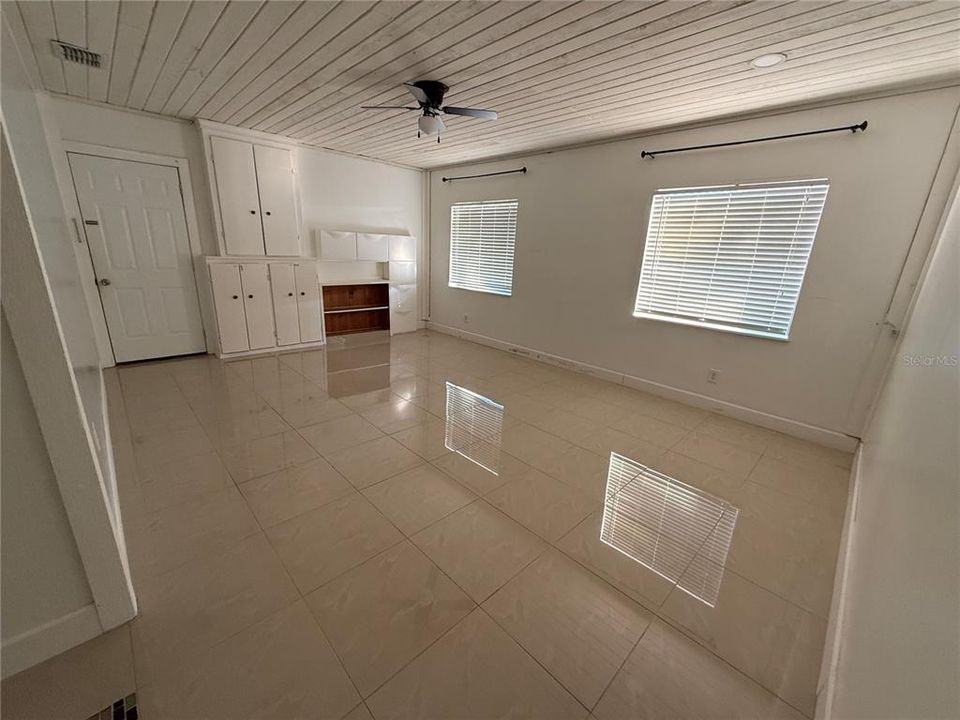 En Renta: $2,250 (4 camas, 2 baños, 1512 Pies cuadrados)