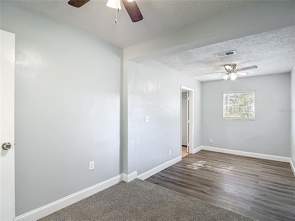 Active With Contract: $205,000 (2 beds, 2 baths, 858 Square Feet)
