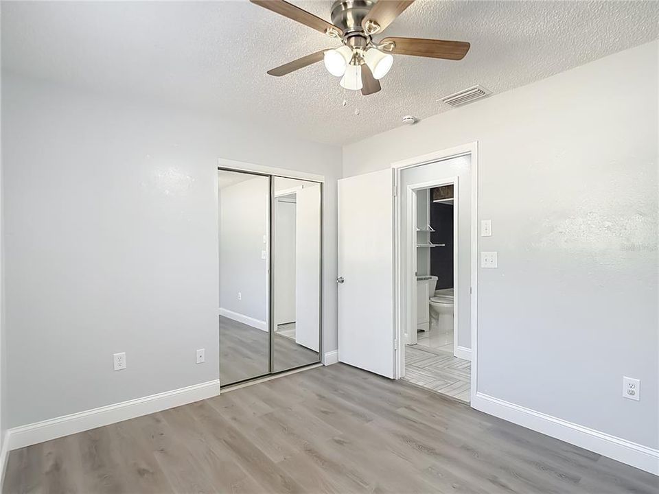 Active With Contract: $205,000 (2 beds, 2 baths, 858 Square Feet)