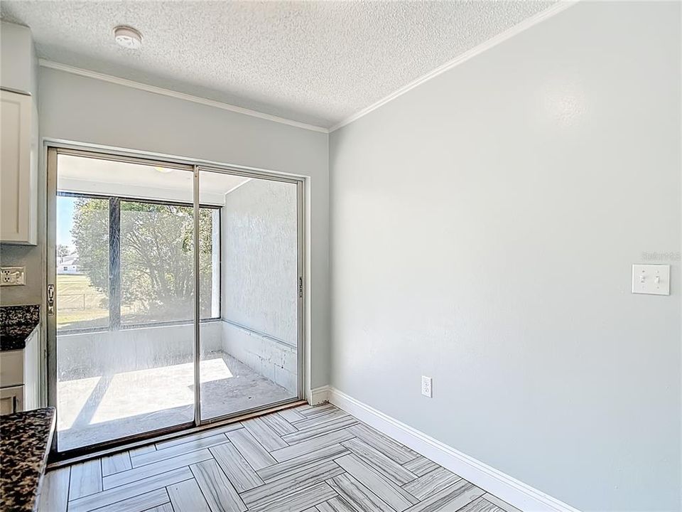 Active With Contract: $205,000 (2 beds, 2 baths, 858 Square Feet)