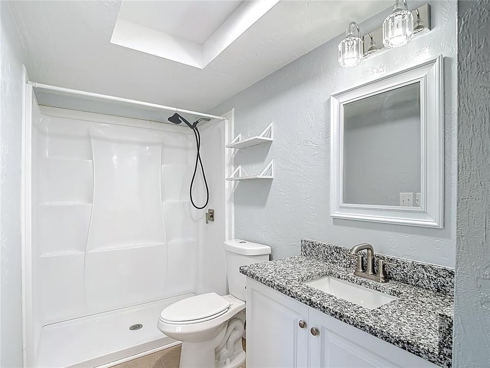 Active With Contract: $205,000 (2 beds, 2 baths, 858 Square Feet)