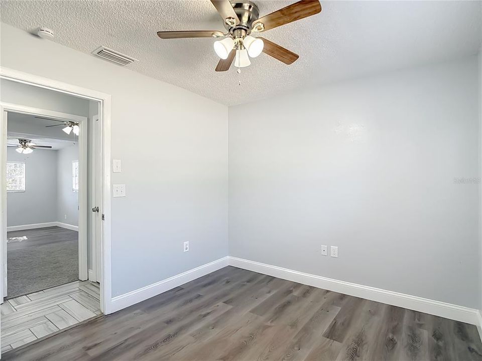 Active With Contract: $205,000 (2 beds, 2 baths, 858 Square Feet)