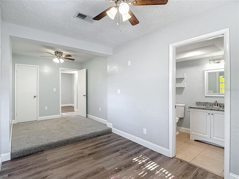 Active With Contract: $205,000 (2 beds, 2 baths, 858 Square Feet)