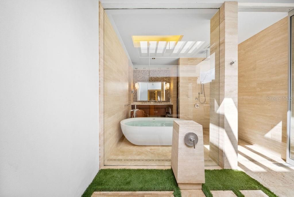 待售: $55,000,000 (4 贝兹, 4 浴室, 11000 平方英尺)