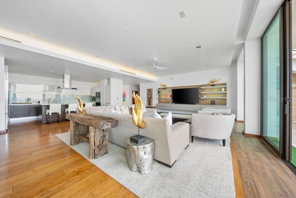 待售: $55,000,000 (4 贝兹, 4 浴室, 11000 平方英尺)