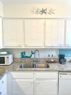 For Sale: $110,000 (1 beds, 1 baths, 735 Square Feet)