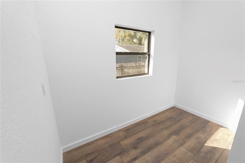 Под контрактом: $249,000 (3 спален, 1 ванн, 1260 Квадратных фут)