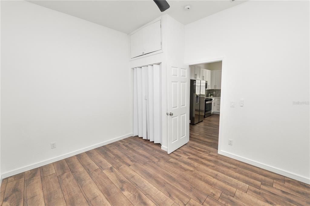 Под контрактом: $249,000 (3 спален, 1 ванн, 1260 Квадратных фут)