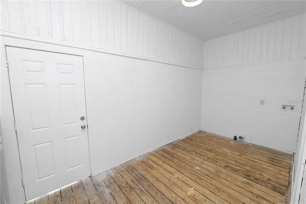 Под контрактом: $249,000 (3 спален, 1 ванн, 1260 Квадратных фут)