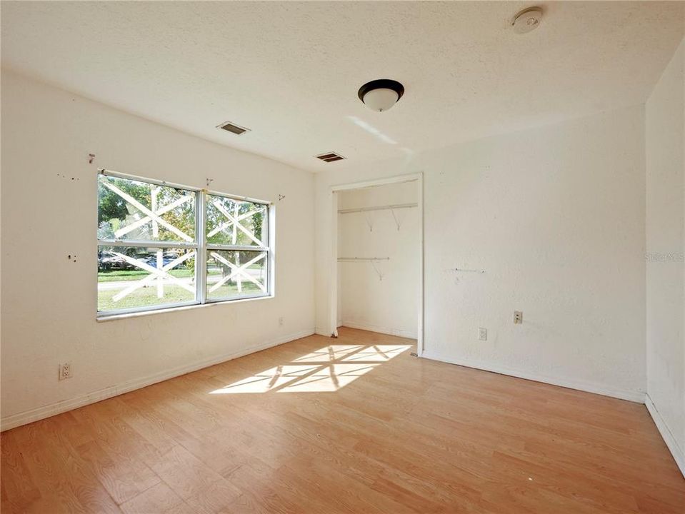 For Sale: $314,900 (4 beds, 0 baths, 1456 Square Feet)