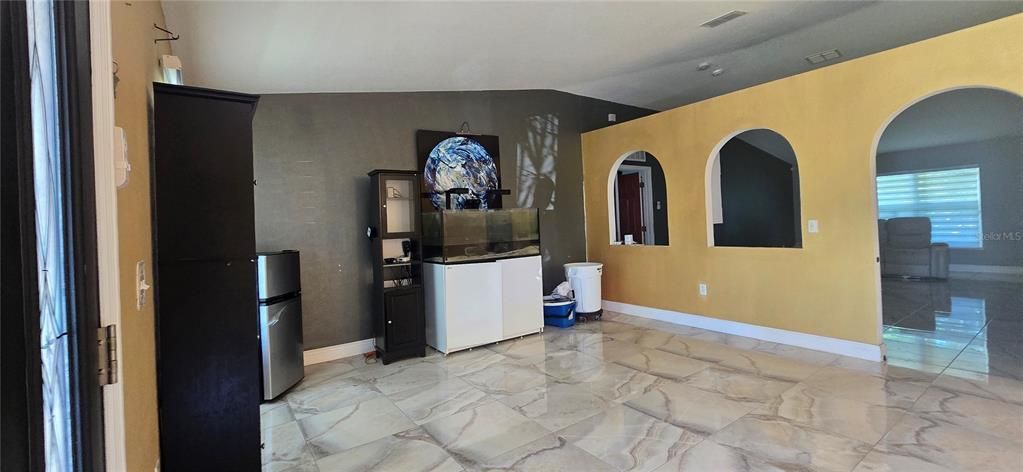 En Venta: $389,999 (4 camas, 2 baños, 2522 Pies cuadrados)