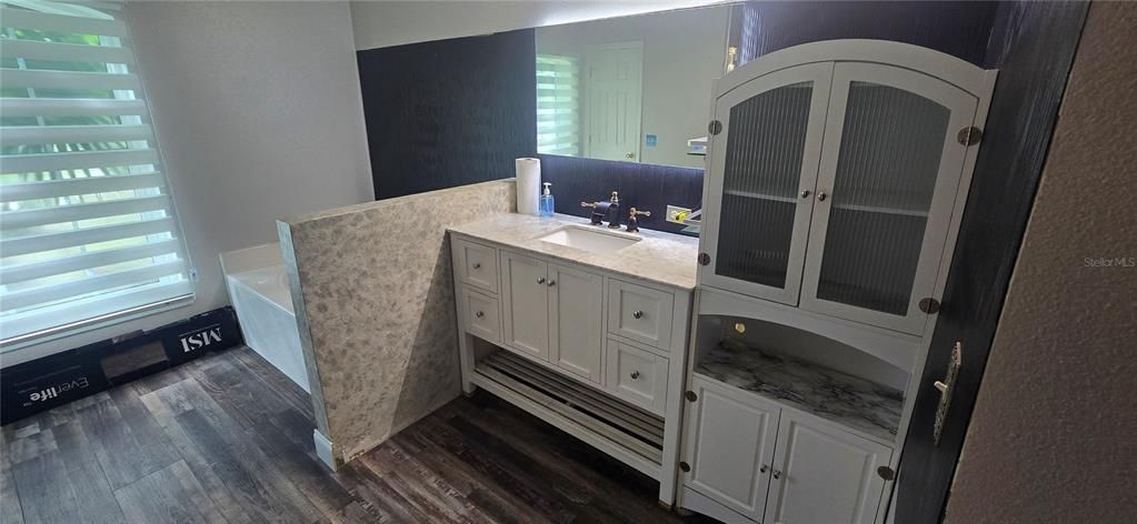 En Venta: $389,999 (4 camas, 2 baños, 2522 Pies cuadrados)