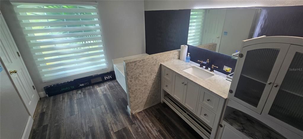 En Venta: $389,999 (4 camas, 2 baños, 2522 Pies cuadrados)