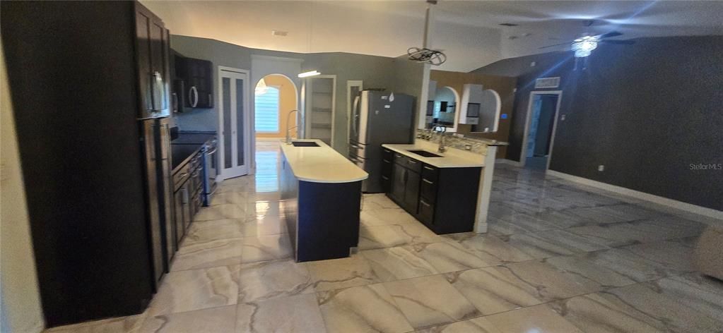 En Venta: $389,999 (4 camas, 2 baños, 2522 Pies cuadrados)