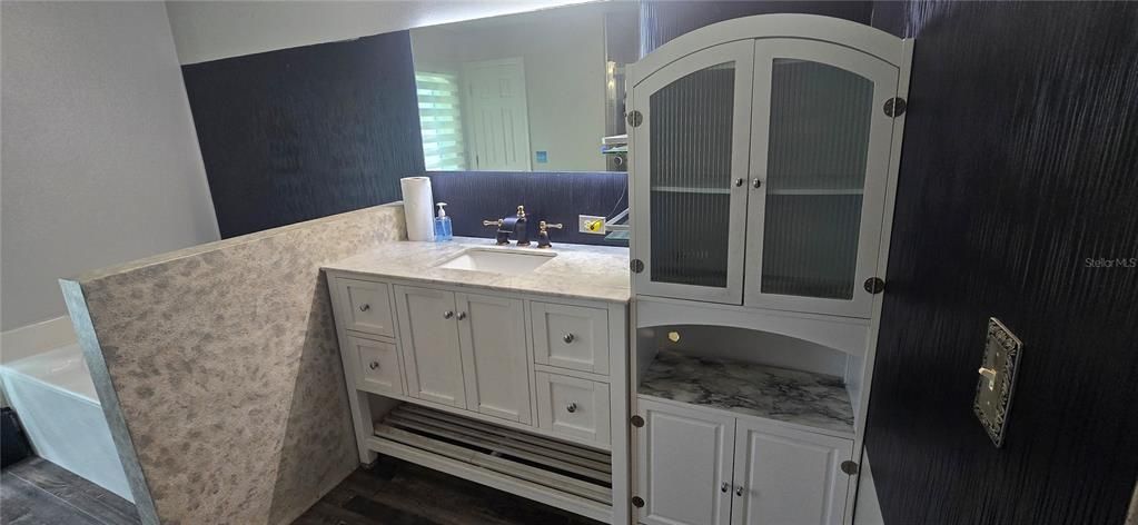 En Venta: $389,999 (4 camas, 2 baños, 2522 Pies cuadrados)